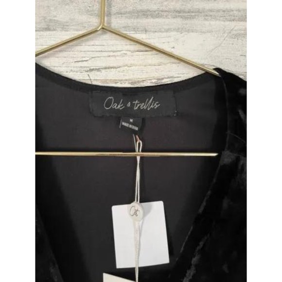 Oak & Trellis Mini Dress Medium Black V-Neck Long Sleeve Velvet Ruffles new - Picture 5 of 7